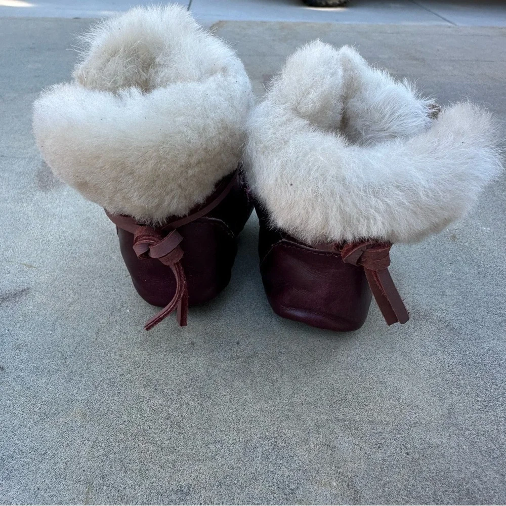 Freebird Baby Norway Booties Size 0 (0-3 months) Wine - So Sweet - NEW